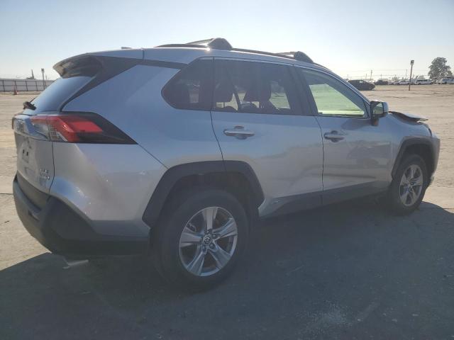 JTMRWRFV2PD177889 - 2023 TOYOTA RAV4 XLE Srebrny zdjęcie 3