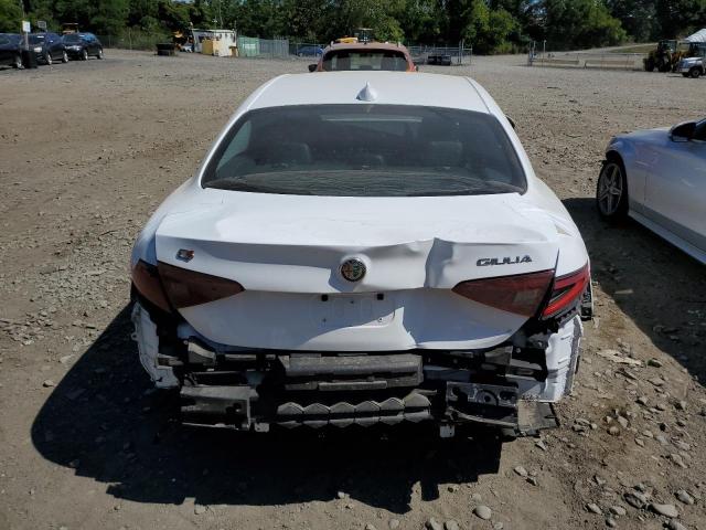 ZARFAEDN7J7573602 - 2018 ALFA ROMEO GIULIA Q4 WHITE photo 6