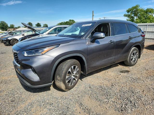 2021 TOYOTA HIGHLANDER XLE, 