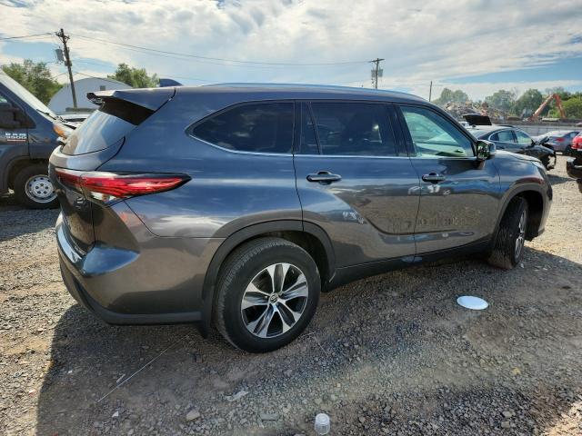 5TDGZRBH6MS559647 - 2021 TOYOTA HIGHLANDER XLE GRAY photo 3