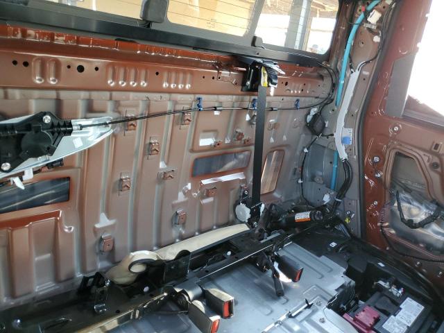 3TYLC5LNXST020950 - 2025 TOYOTA TACOMA DOUBLE CAB ORANGE photo 10