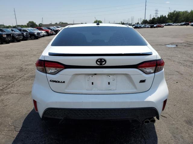 5YFS4MCE4NP134938 - 2022 TOYOTA COROLLA SE Blanc photo 6