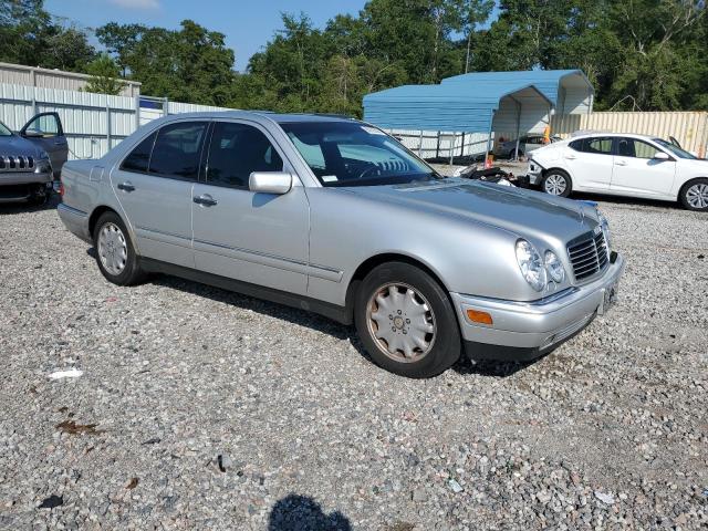 WDBJF82H6XX013386 - 1999 MERCEDES-BENZ E 320 4MATIC SILVER photo 4