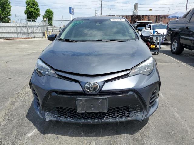 5YFBURHE5JP760224 - 2018 TOYOTA COROLLA L GRAY photo 5