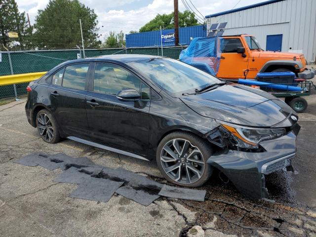 JTDS4RCE6LJ032782 - 2020 TOYOTA COROLLA SE BLACK photo 4