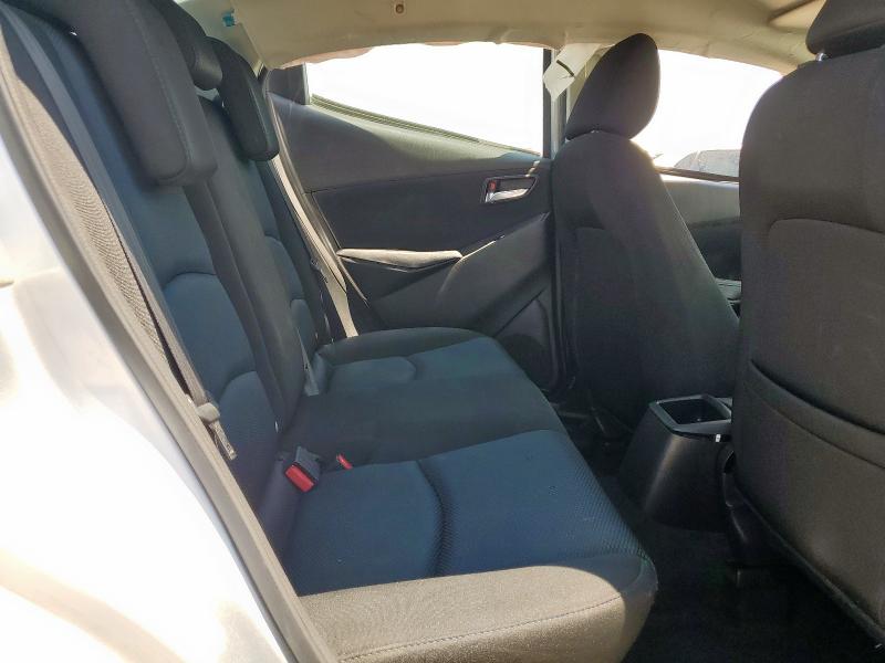 3MYDLBYV5JY327894 - 2018 TOYOTA YARIS IA ვერცხლისფერი ფოტო 10