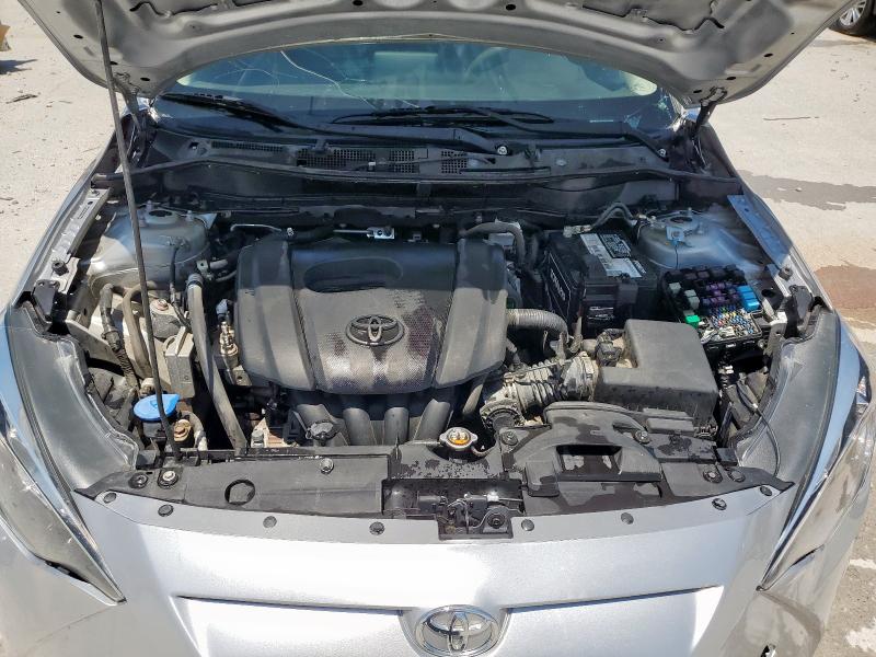 3MYDLBYV5JY327894 - 2018 TOYOTA YARIS IA ვერცხლისფერი ფოტო 11