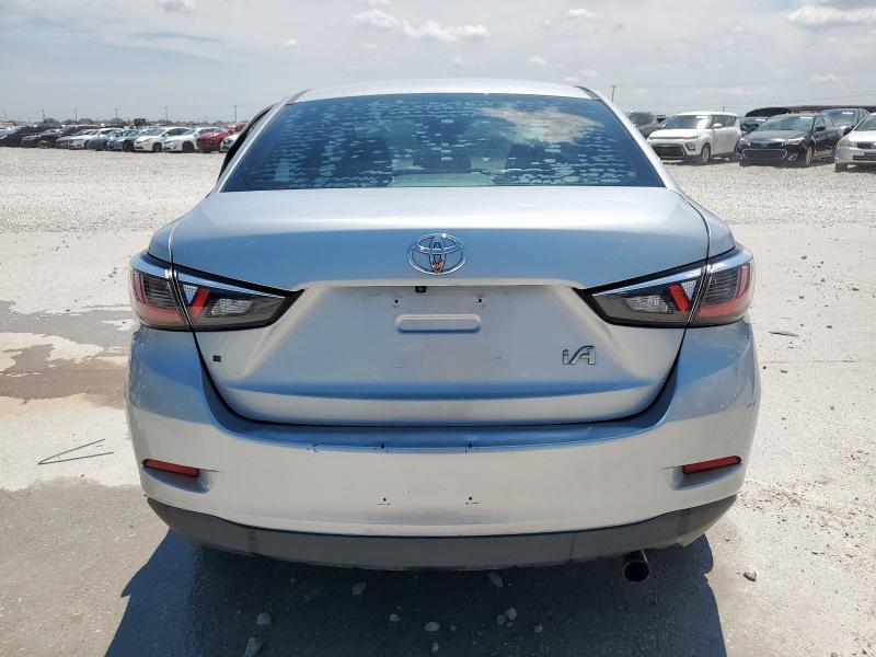 3MYDLBYV5JY327894 - 2018 TOYOTA YARIS IA ვერცხლისფერი ფოტო 6