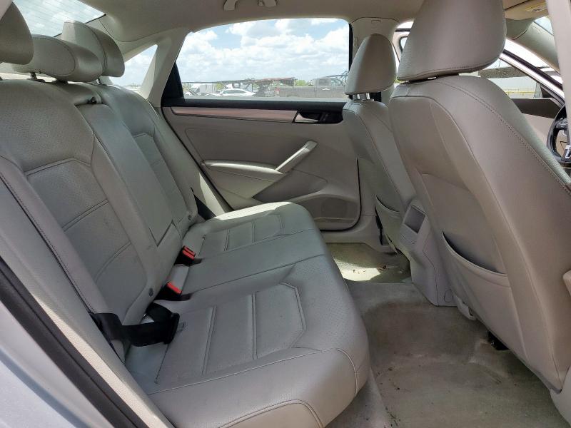 1VWAT7A3XFC083518 - 2015 VOLKSWAGEN PASSAT S SILVER photo 10