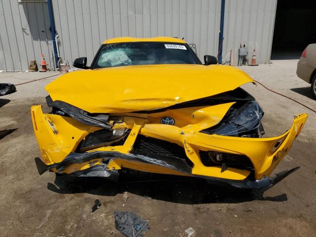 WZ1DB0C02MW037756 - 2021 TOYOTA SUPRA BASE YELLOW photo 5