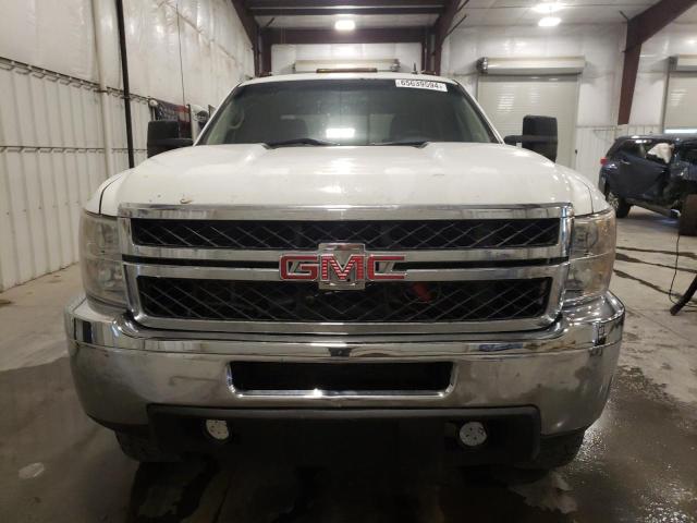 1GT125E83EF136685 - 2014 GMC SIERRA K2500 DENALI WHITE photo 5