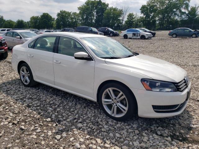 1VWBH7A32EC010213 - 2014 VOLKSWAGEN PASSAT SE თეთრი ფოტო 4