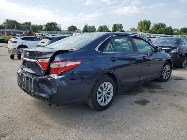 4T1BF1FK9HU763382 - 2017 TOYOTA CAMRY LE BLUE photo 3