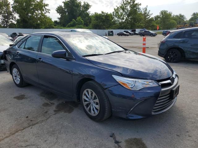 4T1BF1FK9HU763382 - 2017 TOYOTA CAMRY LE BLUE photo 4