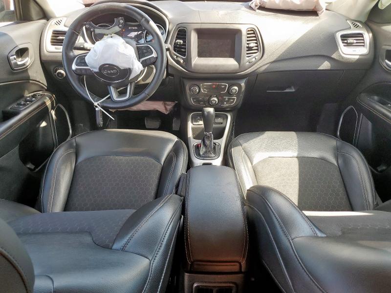 3C4NJCBB5JT205126 - 2018 JEEP COMPASS LATITUDE Շագանակագույն լուսանկար 8