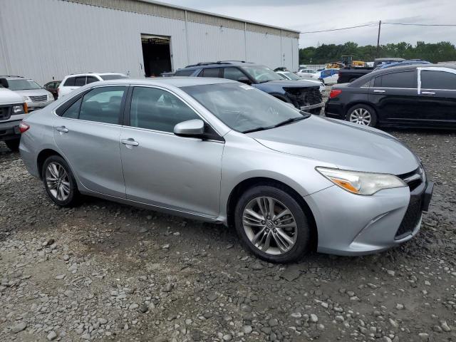 4T1BF1FK8GU517194 - 2016 TOYOTA CAMRY SE LE Gümüş fotoğraf 4