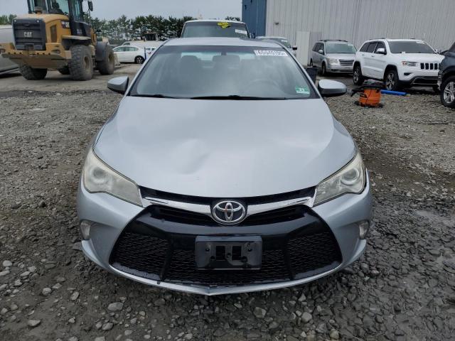 4T1BF1FK8GU517194 - 2016 TOYOTA CAMRY SE LE Gümüş fotoğraf 5