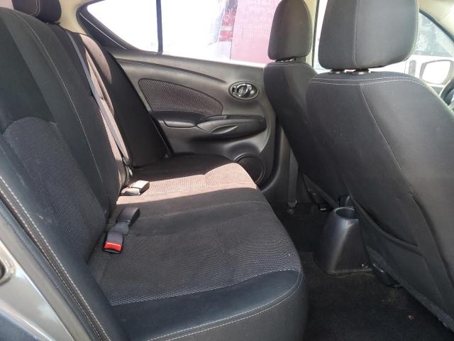 3N1CN7AP0KL839657 - 2019 NISSAN VERSA S 灰色 照片 10