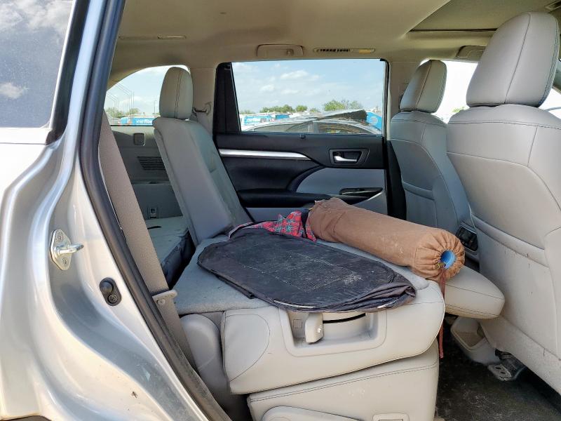 5TDKZRFH5KS331916 - 2019 TOYOTA HIGHLANDER SE SILVER photo 11