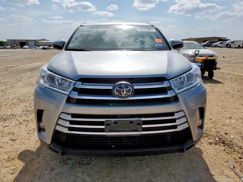 5TDKZRFH5KS331916 - 2019 TOYOTA HIGHLANDER SE SILVER photo 5
