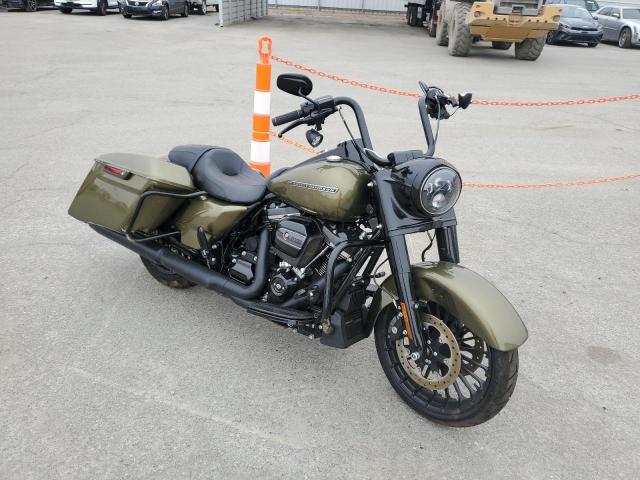 1HD1KVC11JB671150 - 2018 HARLEY-DAVIDSON FLHRXS GREEN photo 1