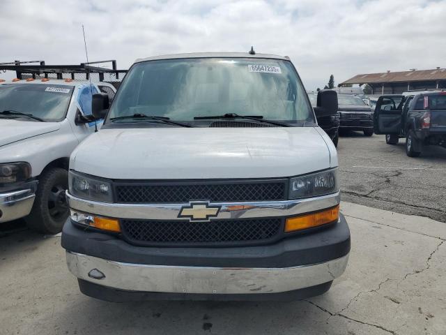 1GAZGPFG8J1323314 - 2018 CHEVROLET EXPRESS G3 LT Білий фото 5