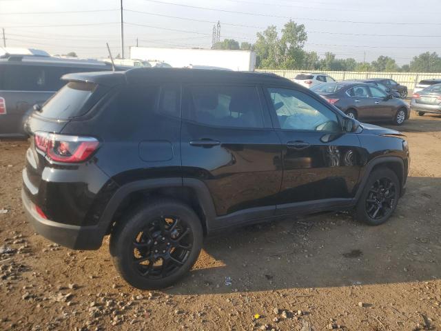 3C4NJDBN4RT600443 - 2024 JEEP COMPASS LATITUDE შავი ფოტო 3