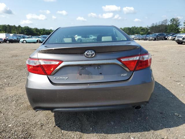 4T1BF1FK4GU129542 - 2016 TOYOTA CAMRY LE GRAY photo 6