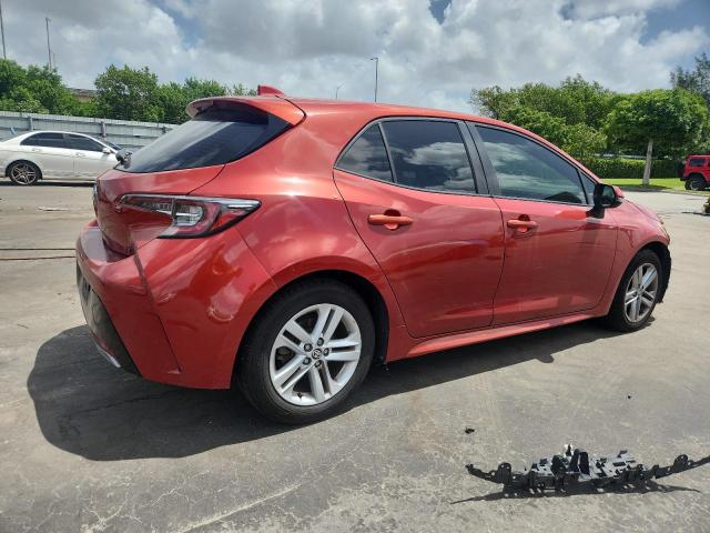 JTND4RBE3L3078032 - 2020 TOYOTA COROLLA SE RED photo 3