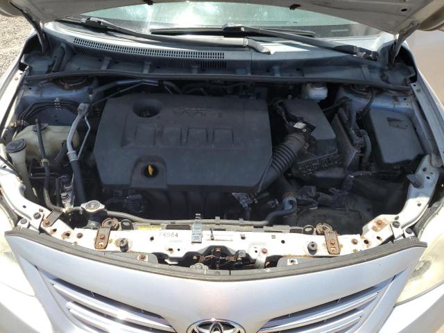 2T1BU4EE9DC982146 - 2013 TOYOTA COROLLA BASE Silber Foto 11