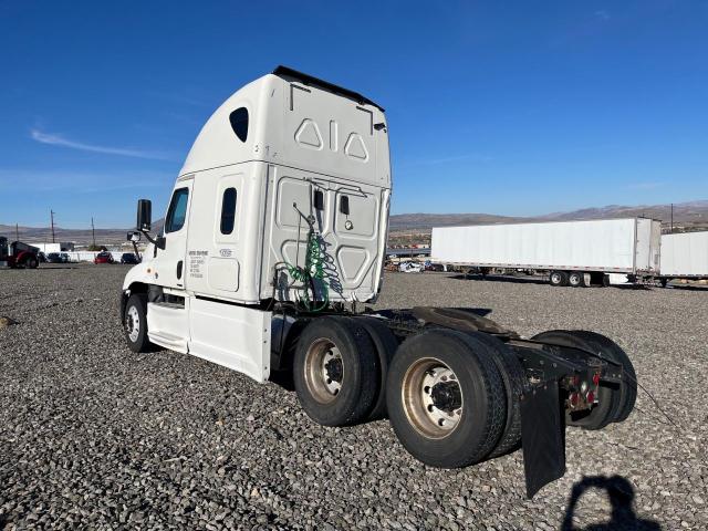 3AKJGLDR1HSHZ6391 - 2017 FREIGHTLINER CASCADIA 1 WHITE photo 3