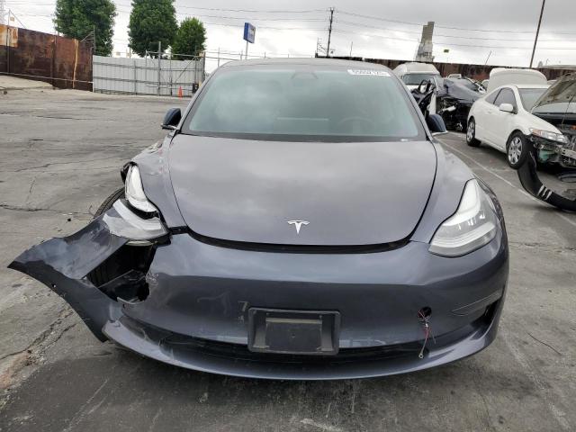5YJ3E1EAXLF739517 - 2020 TESLA MODEL 3 GRAY photo 5