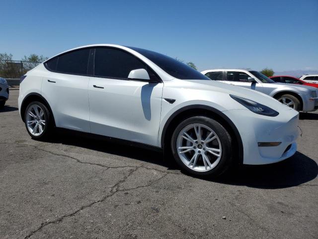 5YJYGDED6MF110950 - 2021 TESLA MODEL Y Weiß Foto 4