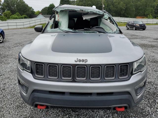 3C4NJDDB2JT341717 - 2018 JEEP COMPASS TRAILHAWK SILVER photo 5