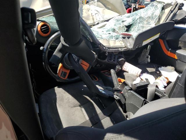 1C4BJWDG1HL719395 - 2017 JEEP WRANGLER U SPORT BEIGE photo 8