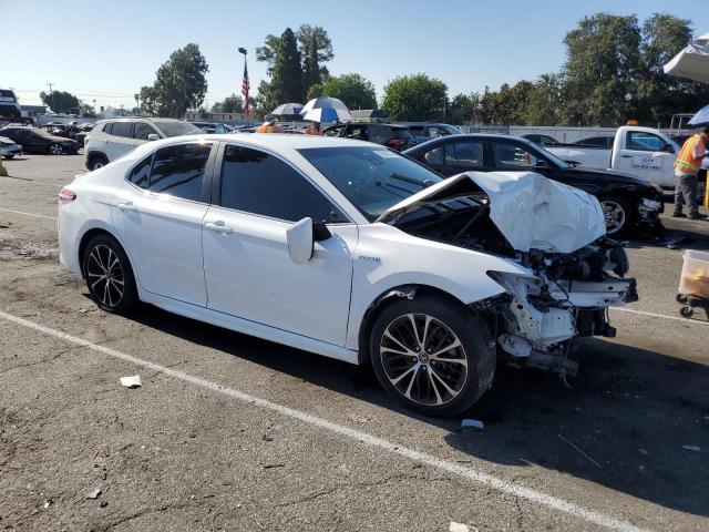 4T1B21HK2JU008055 - 2018 TOYOTA CAMRY HYBRID WHITE photo 4