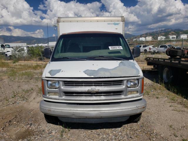 1GBHG31R411180189 - 2001 CHEVROLET EXPRESS CU G3500 WHITE photo 5