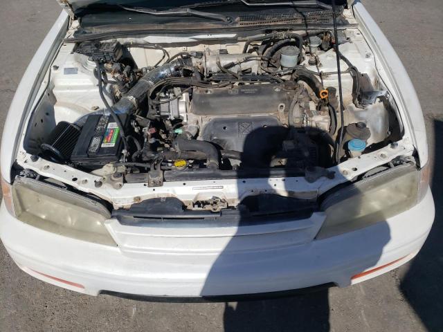 1HGCD5528RA105032 - 1994 HONDA ACCORD DX WHITE photo 11