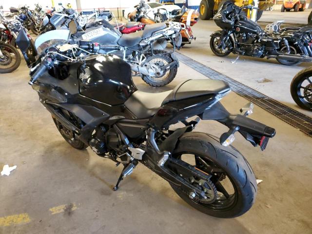 JKAEXEJ10HDA00040 - 2017 KAWASAKI EX650 J შავი ფოტო 3