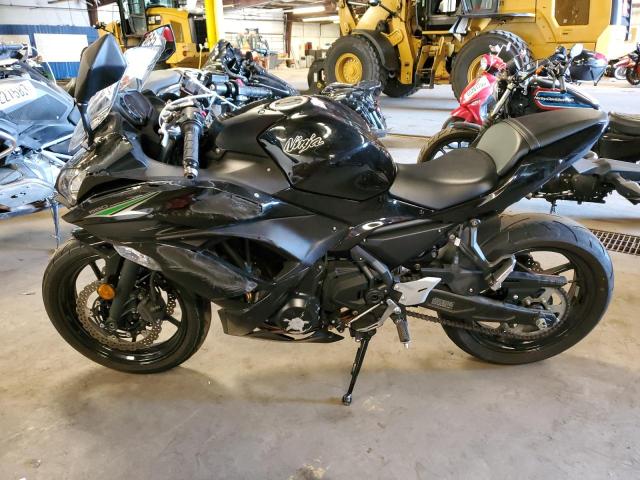 JKAEXEJ10HDA00040 - 2017 KAWASAKI EX650 J შავი ფოტო 9