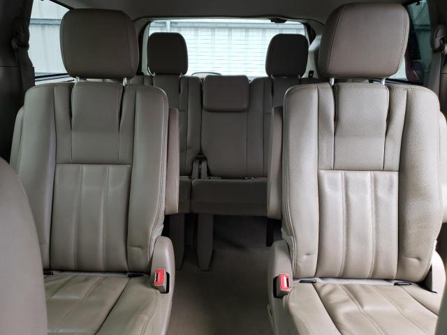 2C4RC1BG0GR189229 - 2016 CHRYSLER TOWN & COU TOURING RED photo 10