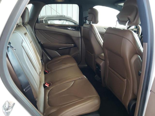 5LMTJ3DH5HUL11271 - 2017 LINCOLN MKC RESERVE WHITE photo 11