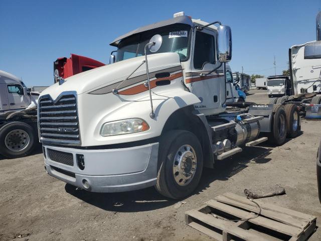 2017 MACK 600 CXU600, 