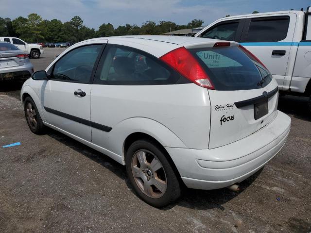 3FAFP31ZX4R114913 - 2004 FORD FOCUS ZX3 WHITE photo 2