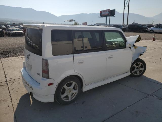 JTLKT324454016613 - 2005 TOYOTA SCION XB WHITE photo 3