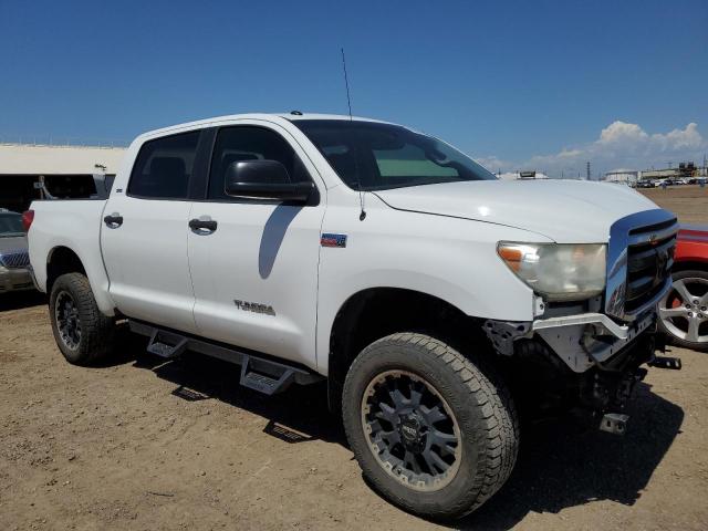 5TFDW5F16CX265708 - 2012 TOYOTA TUNDRA CREWMAX SR5 WHITE photo 4