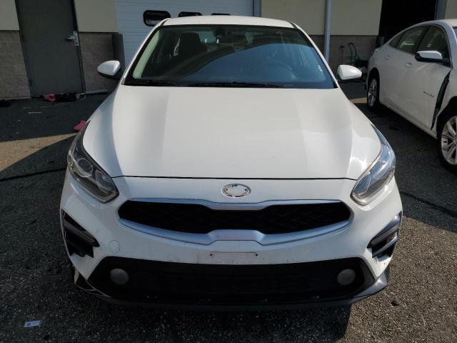 3KPF24AD2ME354497 - 2021 KIA FORTE FE WHITE photo 5