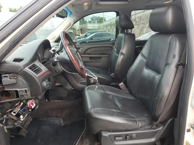 1GYUKBEF4AR138359 - 2010 CADILLAC ESCALADE LUXURY Weiß Foto 7