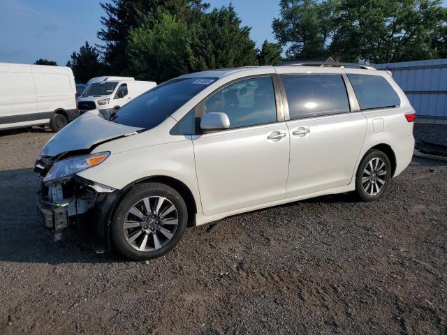2019 TOYOTA SIENNA XLE, 