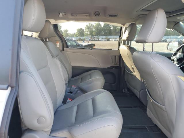 5TDDZ3DC8KS220399 - 2019 TOYOTA SIENNA XLE Weiß Foto 11